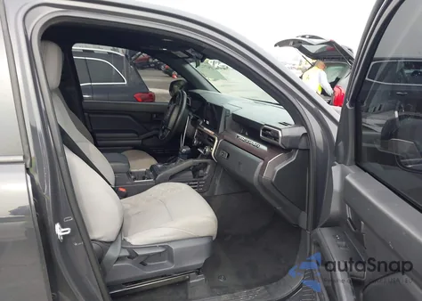 2024 Toyota Tacoma Sr5 z USA, uszkodzony, nr VIN 3TMKB5FN7RM021988